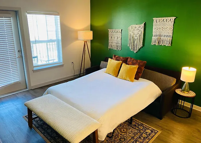 Complete Cozy 2Bed Apartment 10 Min To Parks Allows Pet, Resort-Style Amenities