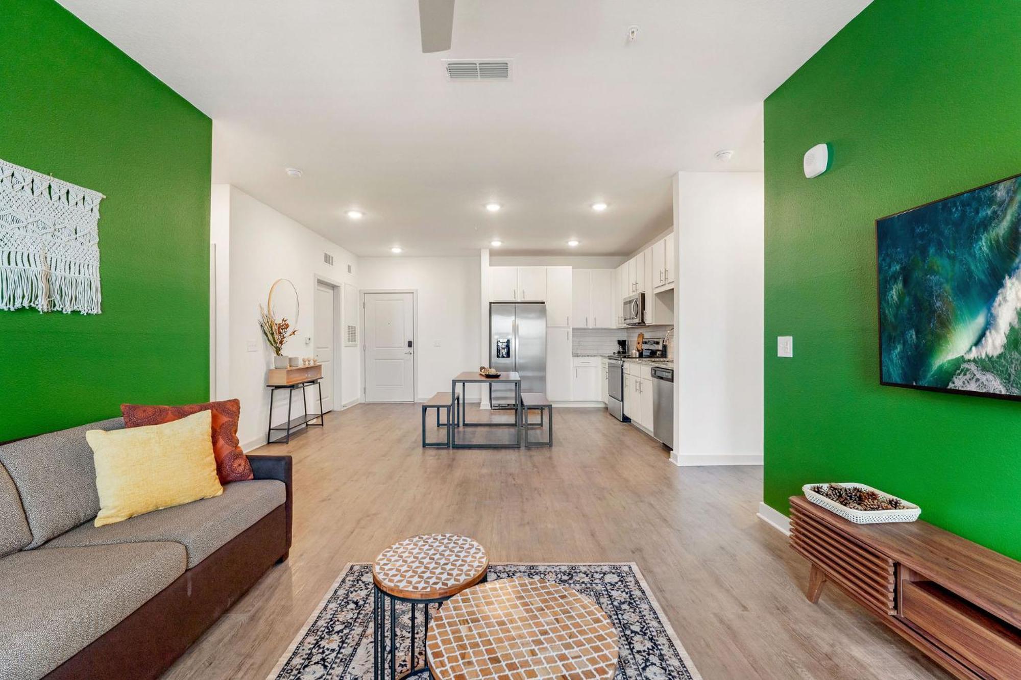 Complete Cozy 2bed 10 Min To Parks Allows Pet, Resort-style Amenities Apartment *